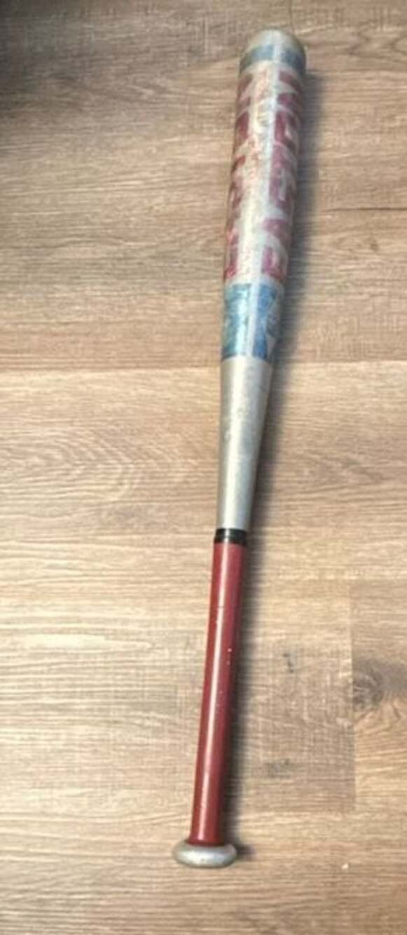 Easton Baseball Bat 26 Red Silver Aluminum Youth Sports Equipment